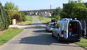 Chełmek miejsce doszło do wypadku obok radiowozy
