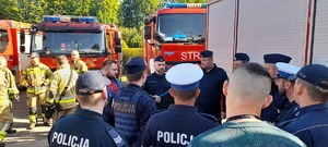 Służby podczas ćwiczeń na terenie firmy Grupa Kęty