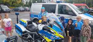 Stoiska służb mundurowych i ratowniczych podczas święta Policji 2025