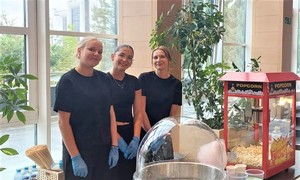 Stoiska służb mundurowych i ratowniczych podczas święta Policji 2025