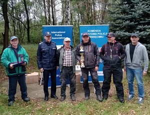 drużyna I miejsce laureaci z komendantami i organizatorami