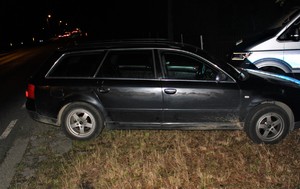 audi obok radiowóz