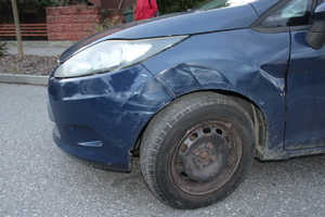 uszkodzony samochód