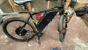 na zdjęciu skradzony rower