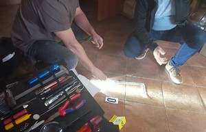 Technik kryminalistyki z aktorem