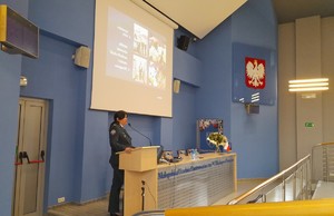 Aldona Maryńczak z Urzędu celno-skarbowego