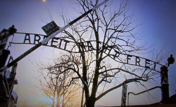 Napis Arbeit Macht Frei