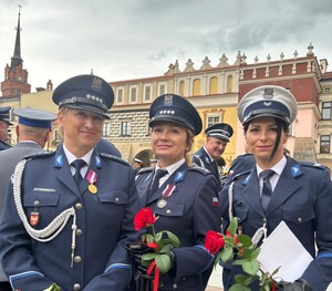 Na zdjęciu policjanci i policjantki