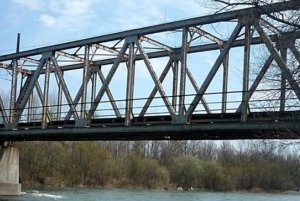 Na zdjęciu most żelazny