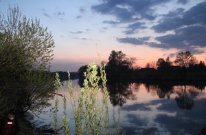 Na zdjęciu zachód słońca nad rzeką. Miejsce znalezienia zwłok.